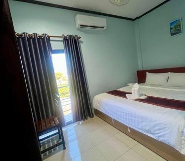 Vang Vieng Hotel | VangVieng Smile guesthouse