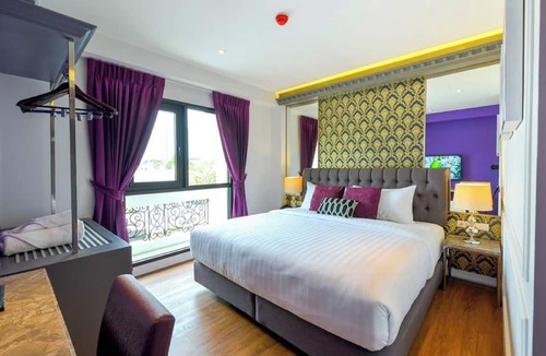Chana Songkhram Hotel | Villa De Khaosan