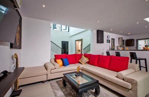 Rawai Villa | VILLA HAU |3 Bedroom Private Pool Villa | Walkable distance to Naiharn beach | Rooftop terrace