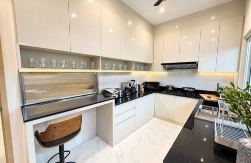 Jomtien House | Villa Mare, Luxurious 7-Bedroom Retreat Private Villa, 5 mins walk to Beach