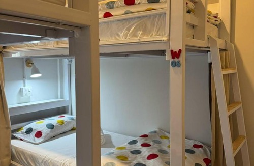 Khuekkhak Hostel | Wara Home & Hostel