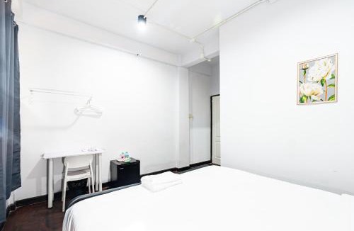 San Chao Pho Suea Apartment | XX BAO The Giant Swing - เบา ศาลเจ้าพ่อเสือ ถนนตะนาว