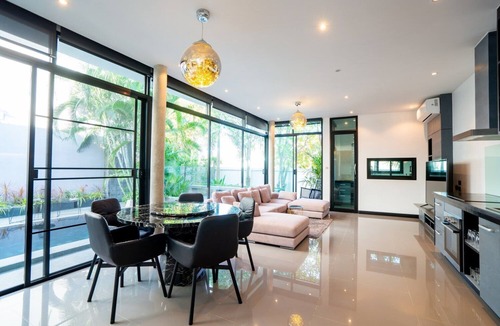 Si Sunthon Villa | Your All in One Dream Villa