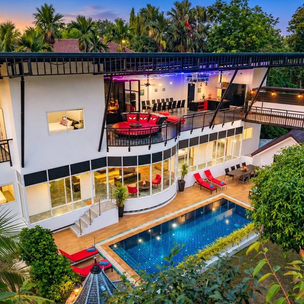 Luxury villa mountain view 10BR/Private chef available in Soi Themrat Chalong Muang
