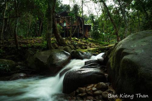 บ้านเคียงธาร โฮมสเตย์ แม่แมะ Cascade Lodge Homestay in Amphoe Chiang Dao