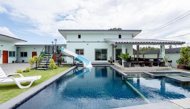 12 BR Blue Lake Residences Pattaya - Mabprachan Lake in Nong Prue