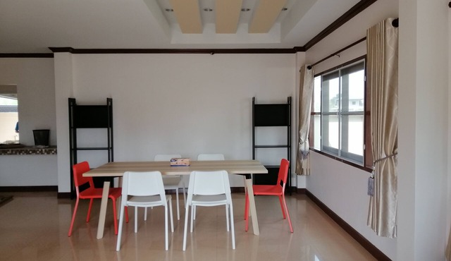 175squarewah/newly renovated/90sqwah backyard/4bedrooms/3bathrooms