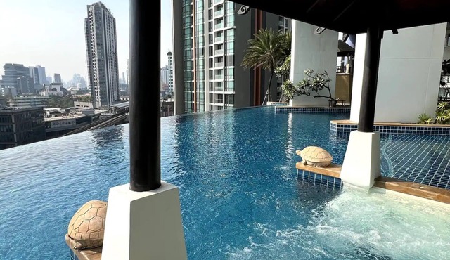 1BR-BTS Phra Khanong 1min-Sky Infinity Pool&Gym