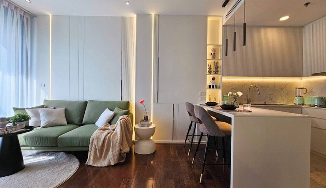 1BR Condo with Jacuzzi 5 Min Walk to Phrom Phong BTS in Krung Thep Maha Nakhon