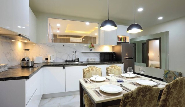 2 bdr Apartment with bath NaiHarn Beach