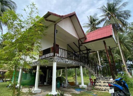 #2 White House in Chaloklum