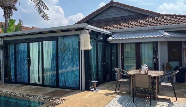 3-bedroom villa in peaceful Taling Chan with cool AC