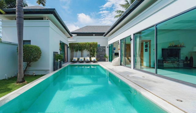 3 Bedrooms Private Pool Villa in Tambon Rawai