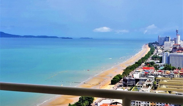 30th Floor Sea View Studio at View Talay 8 in Muang Pattaya