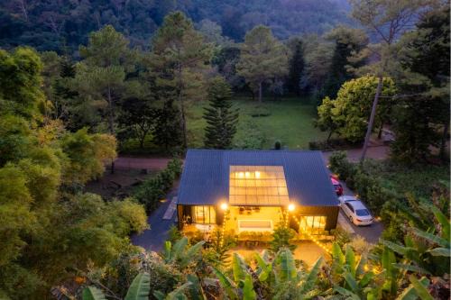 360 Black Cabin - Mountain View & Warm Mineral Pool