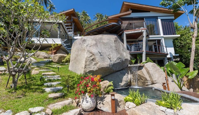4BR Samui Villa w/Waterfall & Pool in Laem Set in Koh Samui