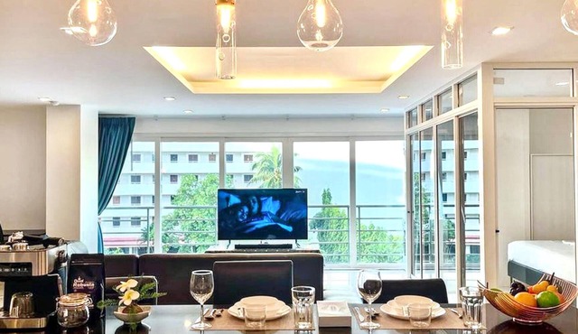 6-18- 3 Bedrooms Spacious Penthouse with shared Pool