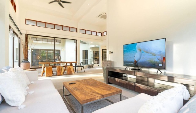 700㎡ private pool modern style 4 bedroom villan