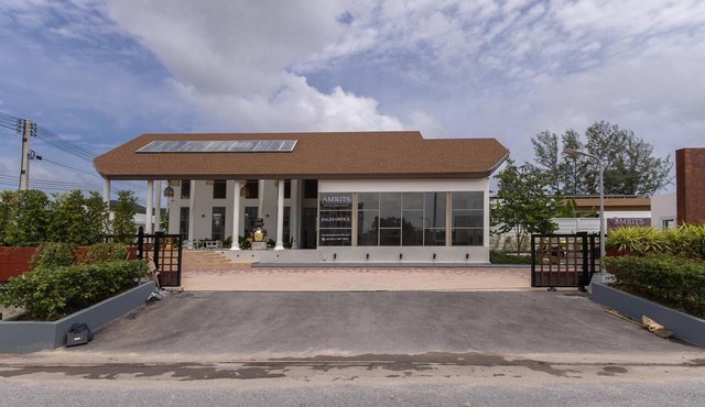 A07 Amrits Villa Your 3Br Private Tropical Getaway in Thalang