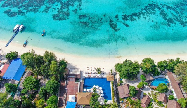 AKIRA Lipe Resort