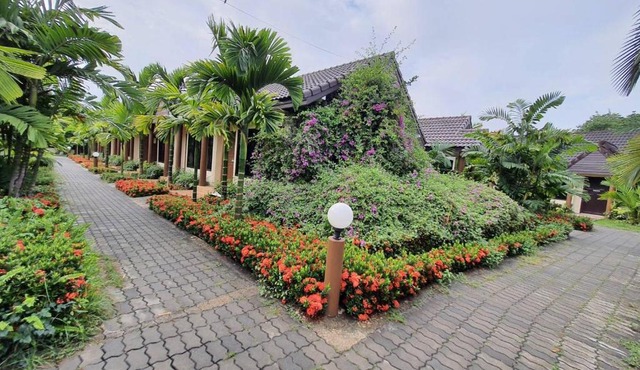 Amorn Inn Resort