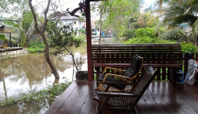 Aple Homestay in Amphawa