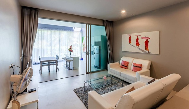 Ark101 - Karon modern apartment with pool access