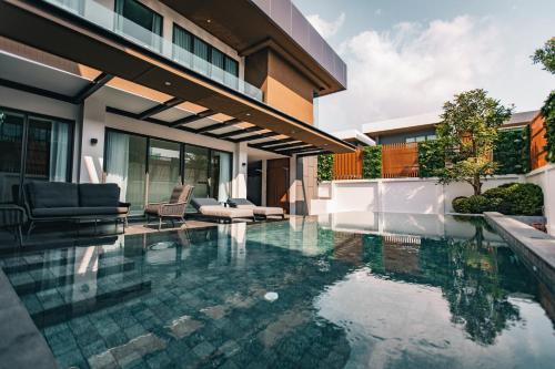Astro Luxury: Ultra Luxury 4 Beds Pool Villa in Nong Prue