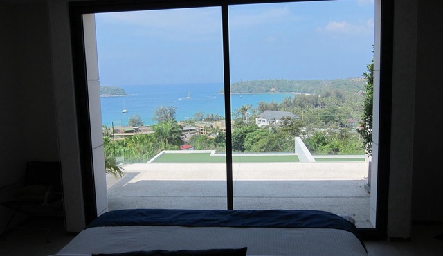 Award winning Luxury Contempo Spaci Apartment. Huge balcony stunning sea view