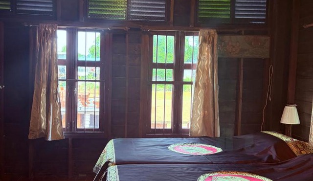 Ayothaya Riverside House in Phra Nakhon Si Ayutthaya