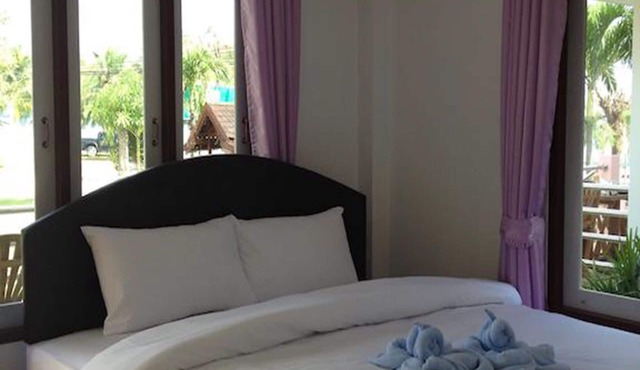 Baan Golden Resort in Sam Roi Yot