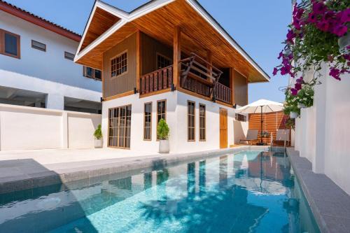 Baan Thai, Thai Wooden House with Private Pool in Koh Samui