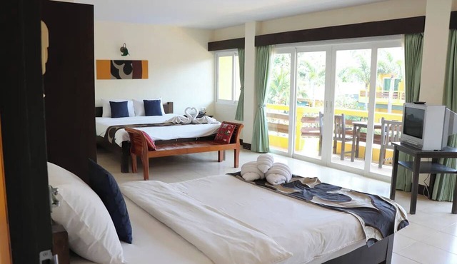 Bacchus Home Resort in Pranburi