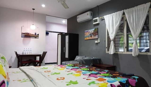 Bangtoa room with kitchen near Lotus MMA & Beach