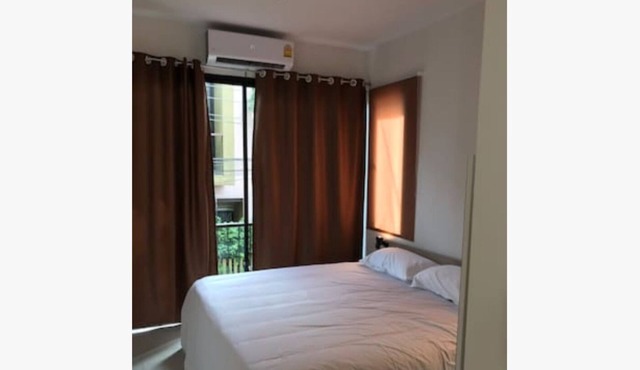 Beautiful modern house across the road from beach in Tambon Bo Put