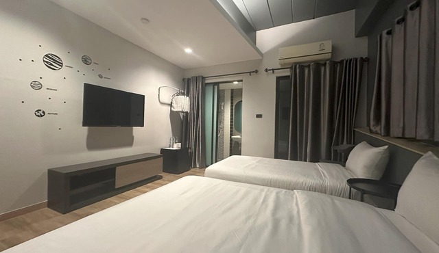 Bedroom at Suvarnabhumi Airport in Bang Sao Thong