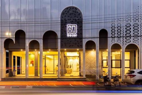 BJ city hotel in Ban Pa Yang