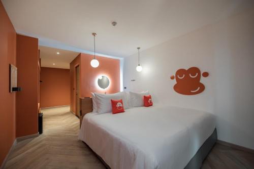 Blu Monkey Hub and Hotel Bangsaen in Pattaya