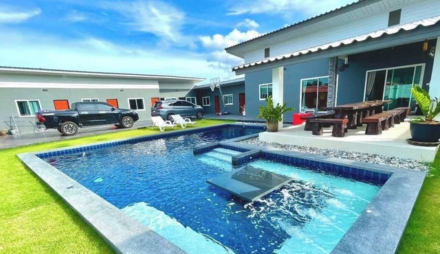 Blue Lake Residences Pattaya - 12 Bedroom Pool Villa
