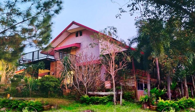 Blue Sky Hill Homestay Chaiyaphum in Ban Nong Kham Tai