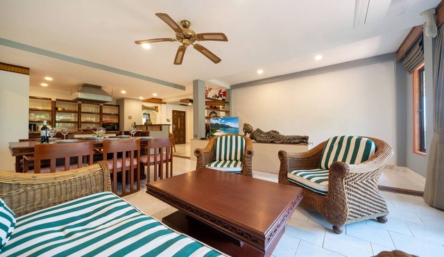 Bougainvillea 216 3BR Near Beach