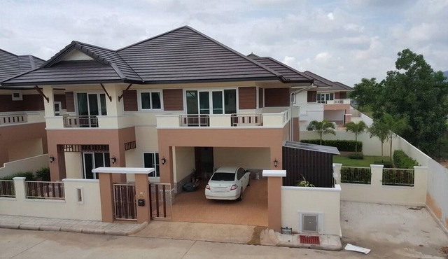Brand New House for rent 300m2.