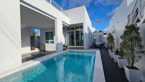 Brandnew 3BDR Pool villa with rooftop near Aonang Beach in Krabi