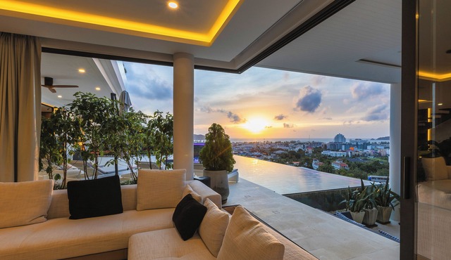 BS Villa 5Bedroom Villa - Modern&Luxury Seaview, Full Service, 5 Mins to Patong in Tambon Patong
