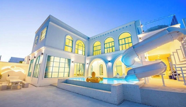 Central Pattaya 5BR Pool Villa · 12m Waterslide in Bang Lamung