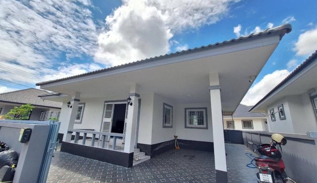Charming 3-bedroom house with AC, WiFi in lovely Chiang Mai