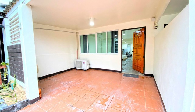 Charming Studio townhouse 46 near Airport&Old town