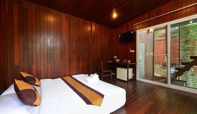 Cliff & Cape Camping Resort in Sai Yok