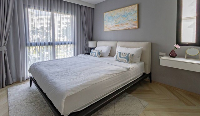 Cozy 2BR Apartment with Large Balcony near Bang Tao Beach