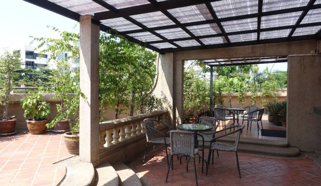 Cozy and Spacious 6BR House Central Bangkok